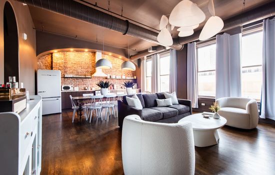 Hollyhock Suite 401: 4 bed/2 bath with soaking tub