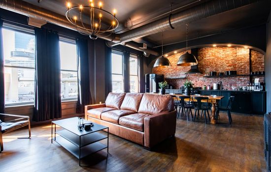 Hollyhock Suite 402: 4 bed/2 bath with soaking tub