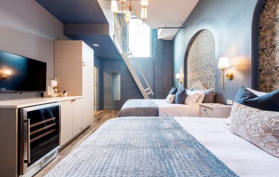 Hollyhock Suite 406: 1 bed/1 bath