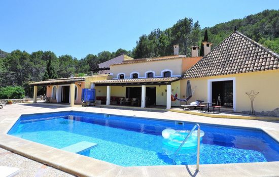 Villa LA PERLA NEGRA- Finca con piscina privada en Andratx. Familias. Ping Pong