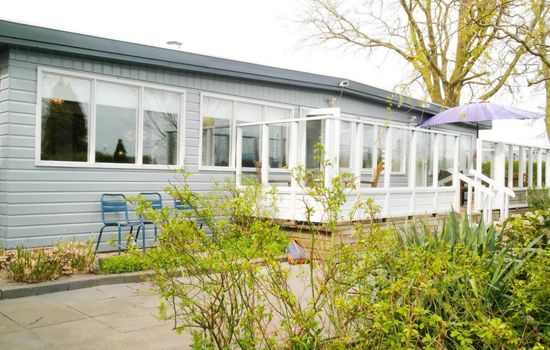 in Anjum mit Sauna, Garten und Terrasse