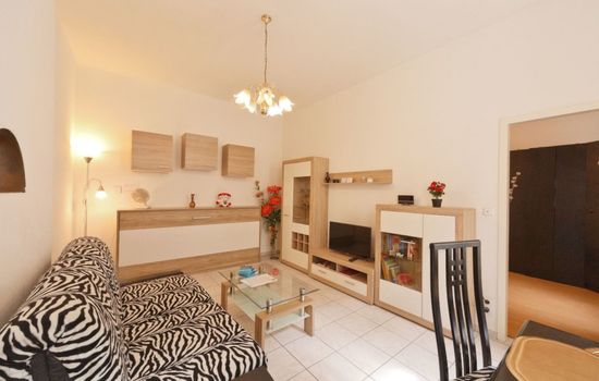 Wohnung in Fünfhaus mit Garten