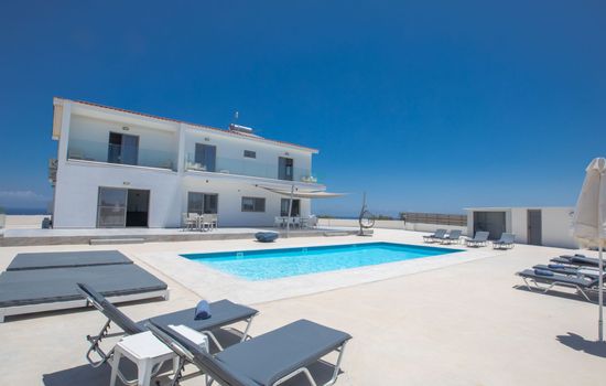 Geräumiges Ferienhaus für 12 Personen in Paralini