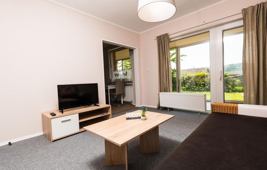 Große Wohnung in Bodenwerder mit Garten, Terrasse und gemeinsamem Pool