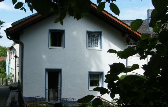 Komfortables Ferienhaus mit Garten und Parkplatz in unmittelbarer Nähe zum Stad