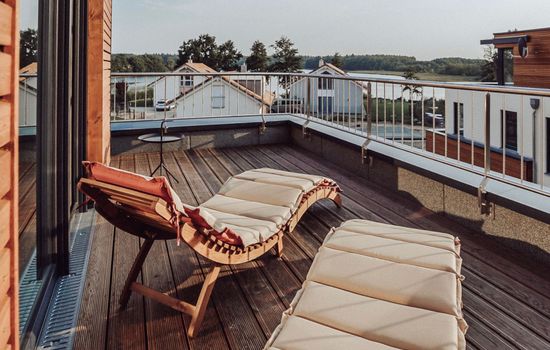 Modernes Ferienhaus mit Sauna, Seeblick, Dachterrasse und Garten