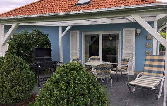 in Wischuer mit Terrasse, Grill und Garten