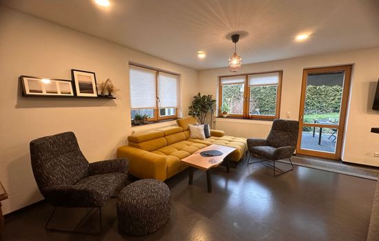 Schönes Ferienhaus in Neundorf mit Großer Terrasse