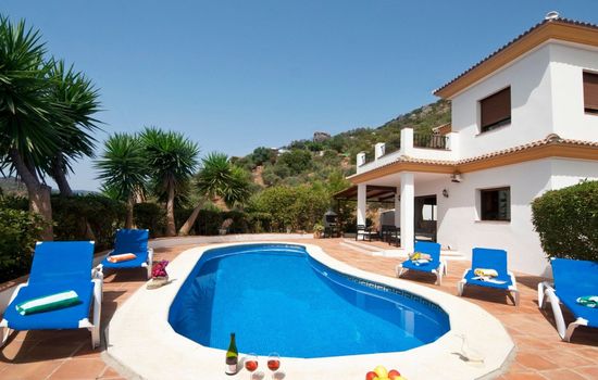 Villa Torcal 3, beheizter Pool, Wifi, Grill.