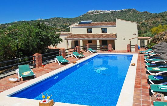Villa Los Poyatos, beheizter Pool, Wifi, AC,BBQ