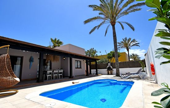 Komfortables Ferienhaus in Corralejo mit privatem Garten und beheiztem Pool