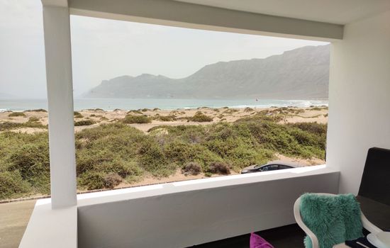 in Caleta De Famara mit Terrasse