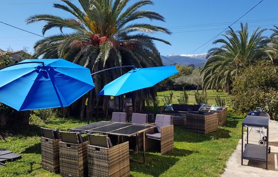 Palma Wohnung mit beheiztem Pool und privatem Garten, 1 Minute vom Meer entfern