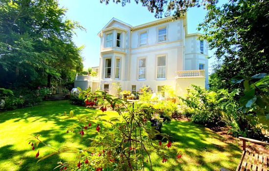 Helle Wohnung in Torquay mit Garten