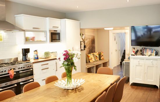 Gemütliches Haus für 10 Personen Stadt 15 Minuten zu Fuß Straßenbahn 5 Minuten