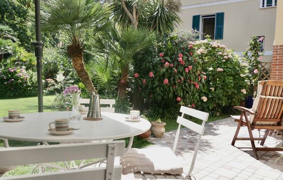 Villa in der Stadt-Privatparkplatz-Garten-6Gäste