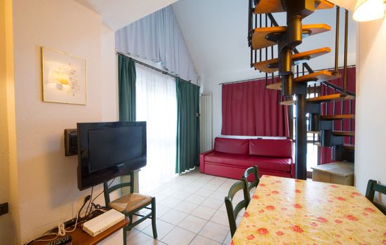 Drei-Zimmer-Dachgeschosswohnung 6 p.l. Villa Frejus