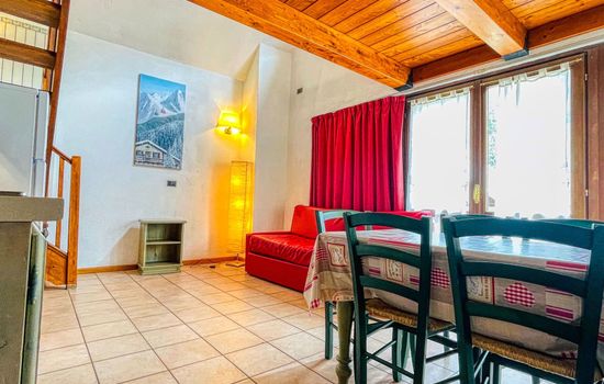 Zwei-Zimmer-Wohnung im Dachgeschoss 5 p. l. Villa Frejus