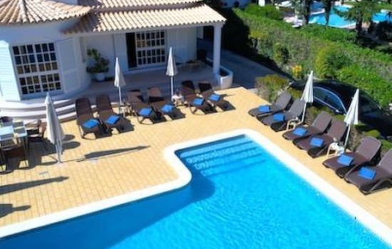 Villa mit 6 Schlafzimmern, Familie, Gruppen, Strand, Pool, Garten