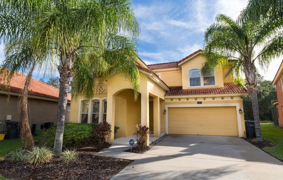 Große, luxuriöse Ferienvilla mit Pool und Spieleraum, in ruhiger Umgebung in de