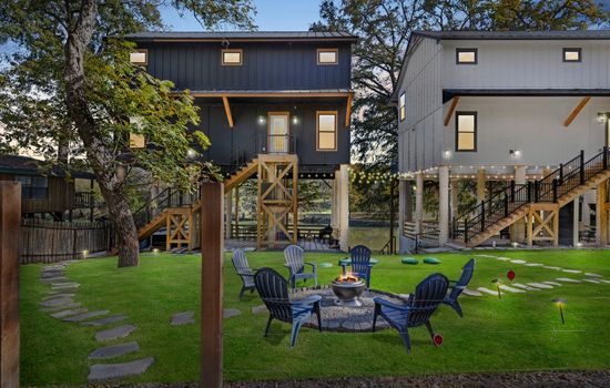 Riverfront in Guadalupe | Sleeps22 + Kayak + Games