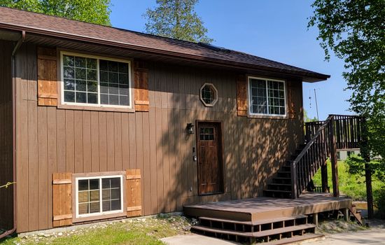 Cute house right on the Pine River