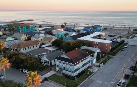 Check out how close you will be to the Galveston beaches and the Gulf of Mexico, you can almost reach out and touch it from these views from the top deck - come stay and see for yourself.