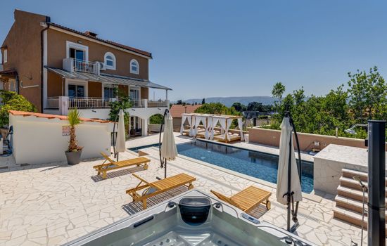 Appartement "Apartman Novi - Pool, Whirpool, Aussicht