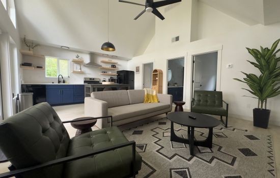 Lakefront Cottage with Sauna- #3 Chinook