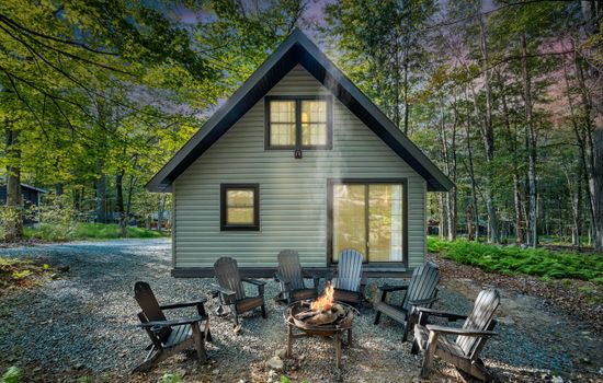 Backyard with firepit - Pocono Vacation rental - Arrowhead Lake