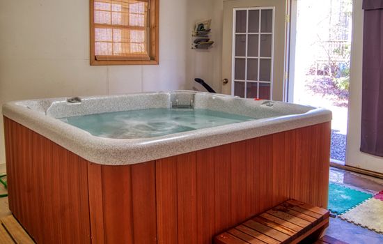 Pocono Mountains Rental - hot tub - Serhii Vacation Rentals