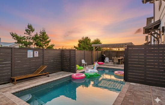 If you are with a large group the cover can be opened up to enjoy even more pool!