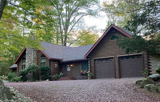 Trailhead Lodge | 5 Minutes to Bolton Landing  and Lake George