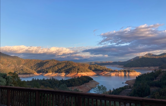 Beautiful Home Above Lake Shasta