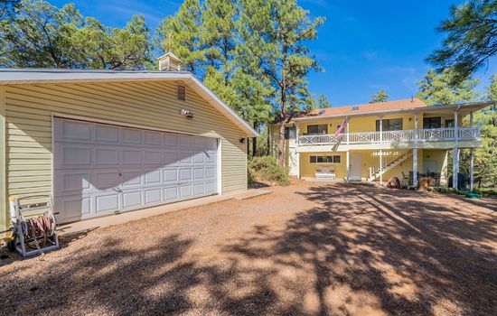 🌲 Cedar Escape: Family Pine Oasis with Treehouse & Games. You will love the upper balcony to relax and take in the view. A lot of parking in the driveway (garage is not available)