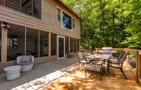 Ample seating for the whole family with a grill on site