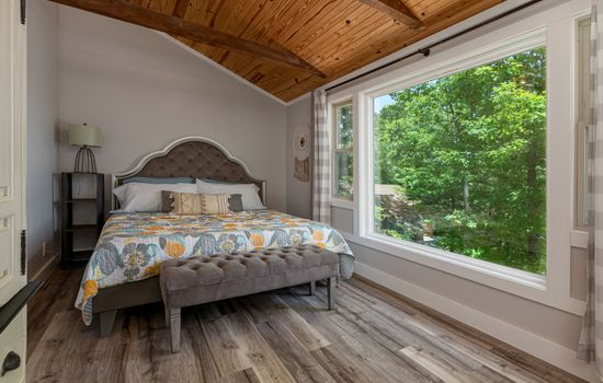 King bedroom overlooking the lake