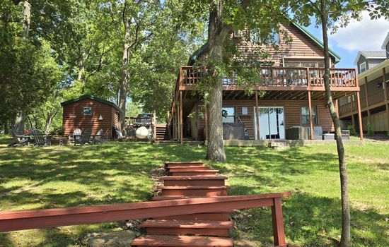 Easy steps to the lake- with landings for rest and entertainment