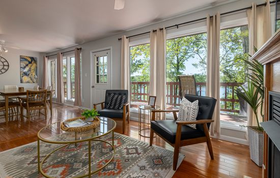 Modern decor throughout