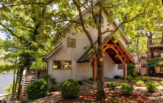 Luxury craftsman lake house 
