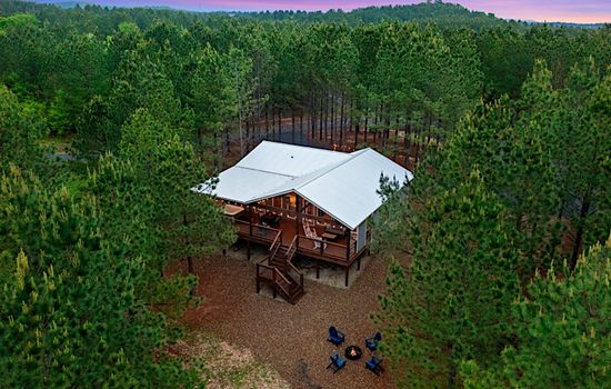 Natures Corner is secluded in the peaceful pines