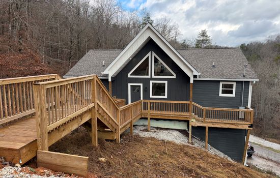 8BR Lakefront Lux Retreat: Private Dock, Sleeps 28