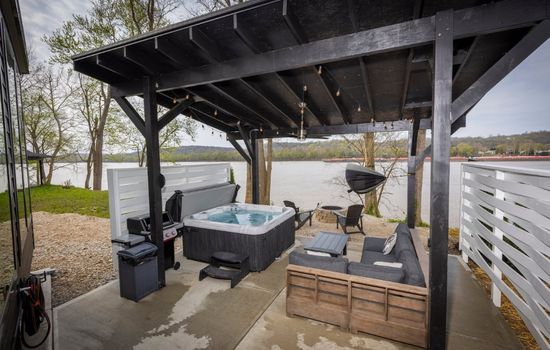 Black Tie Affair - Eloquent Riverfront Experience