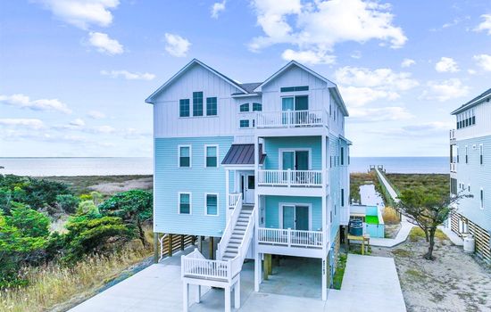Soundfront 10BR Vacation Home