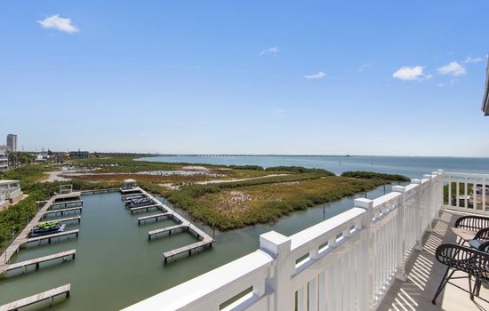 Waterfront 4BR Duo | Modern SPI Units 301 + 401