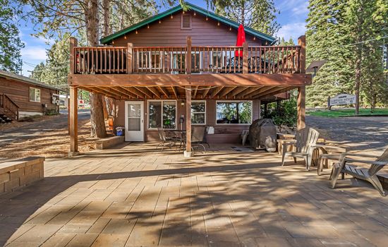 Welcome to Lake Almanor Cabin 7 (top unit)