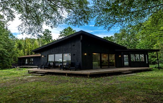 Haiku River House: Japanese-Inspired Potomac Vista