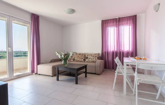 Wohnung in Monterol mit Terrasse und Garten