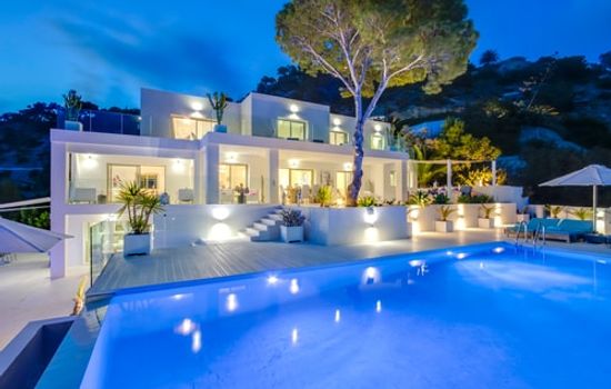 Tranquil San Jose Villa with 6 Bedrooms 1045