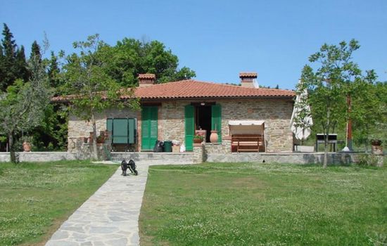 Le Corniole mit Pool, Jacuzzi und Grill